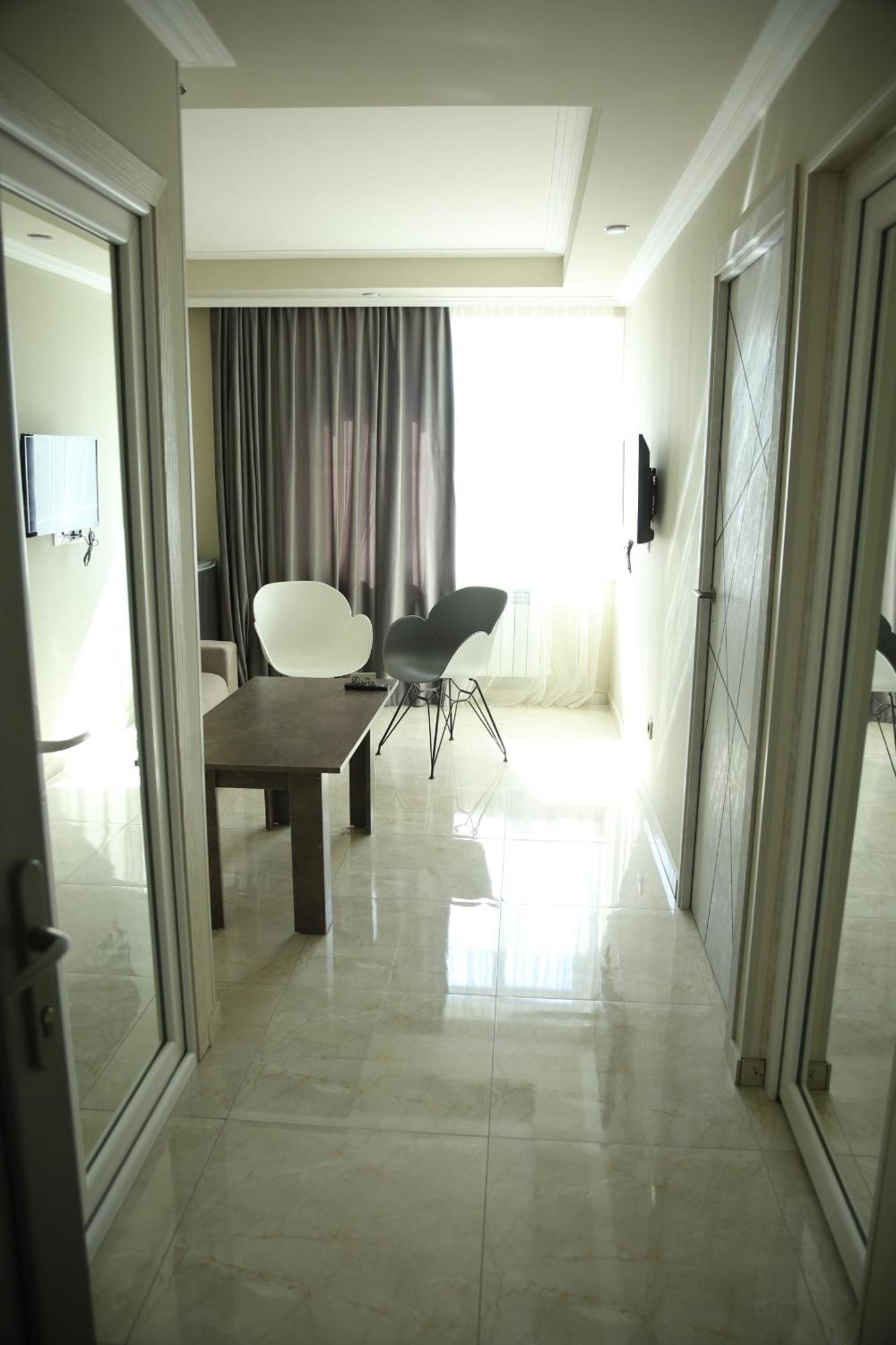 Vell Grey Hotel Martuni Ngoại thất bức ảnh
