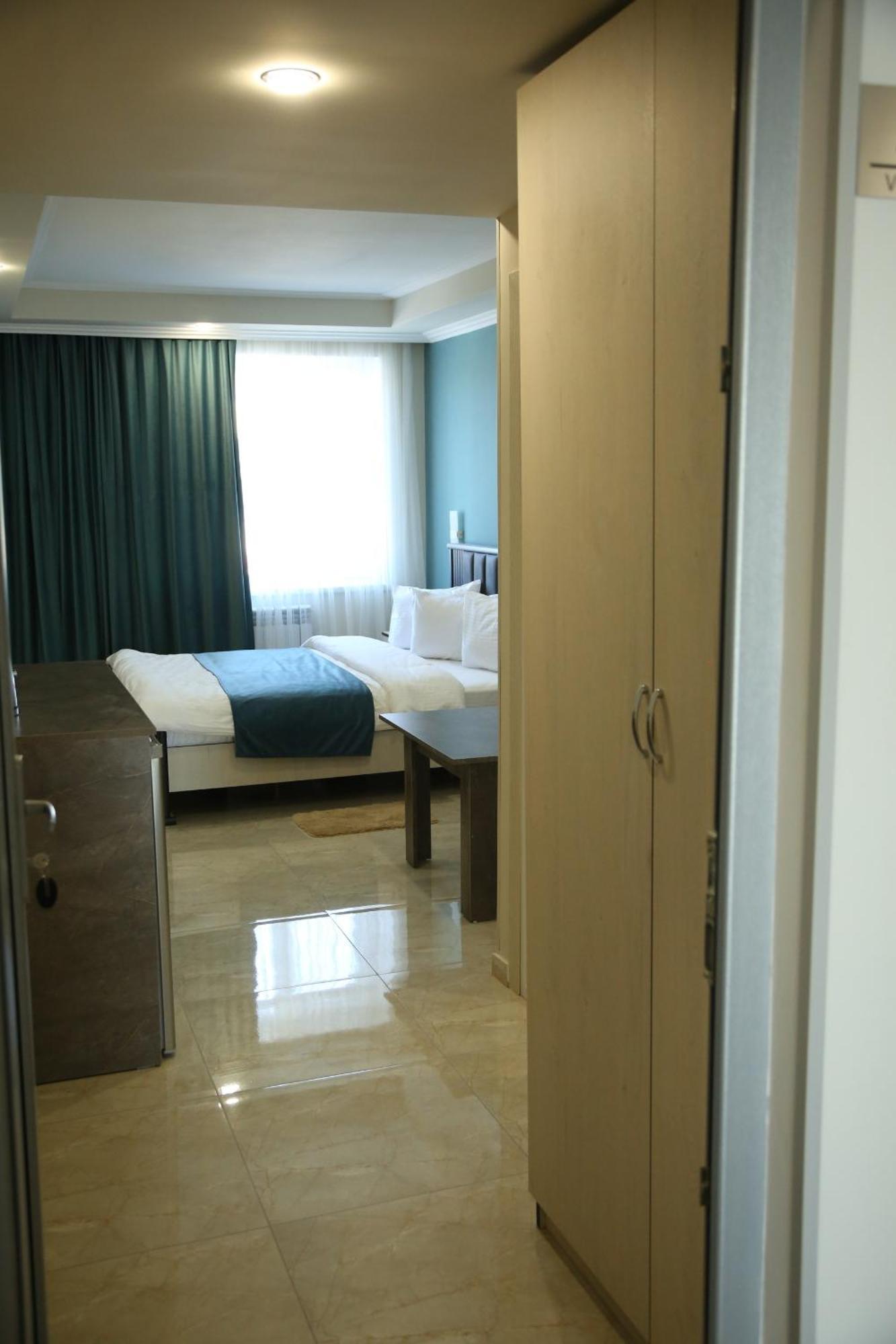 Vell Grey Hotel Martuni Ngoại thất bức ảnh