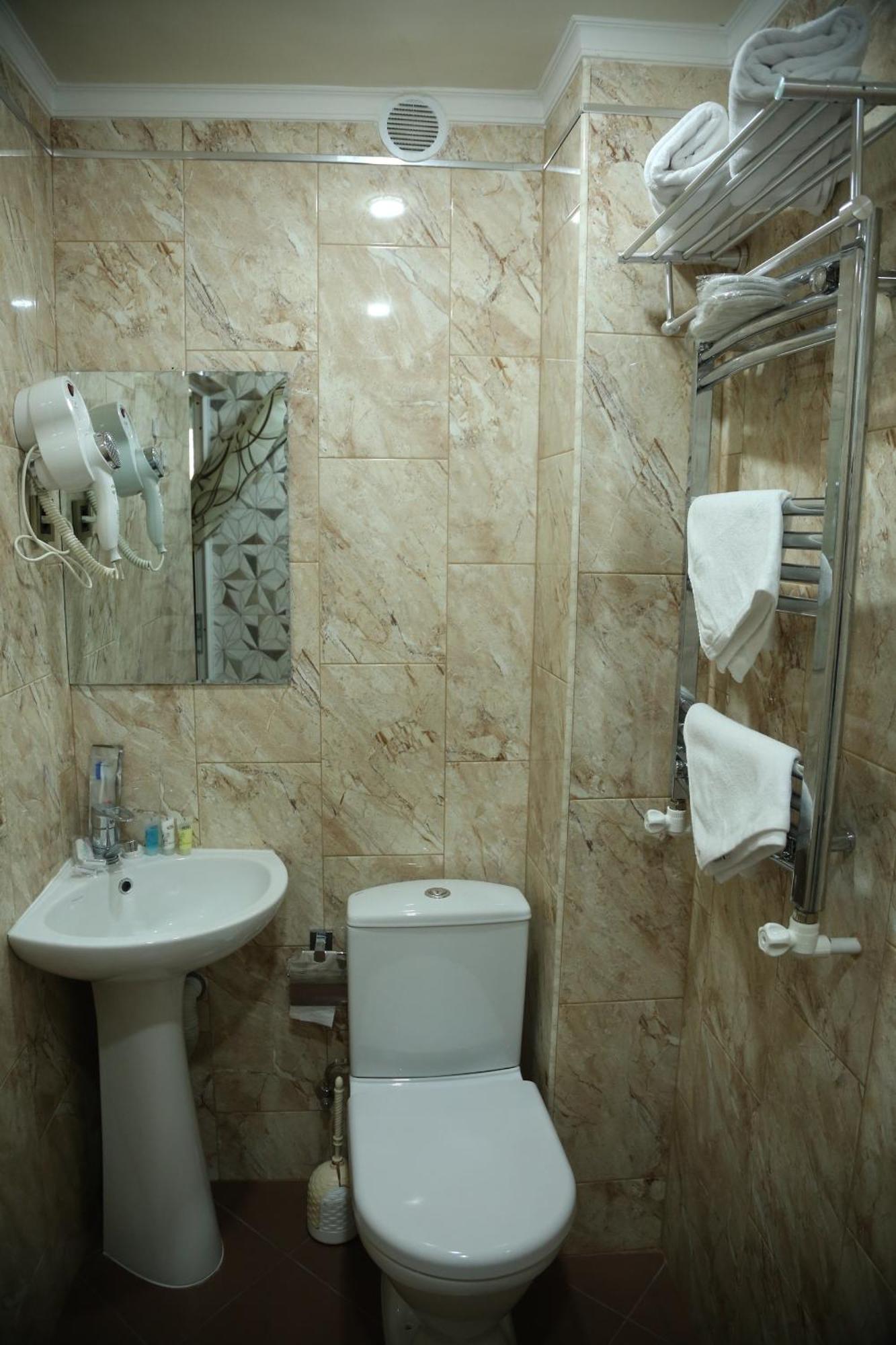 Vell Grey Hotel Martuni Ngoại thất bức ảnh